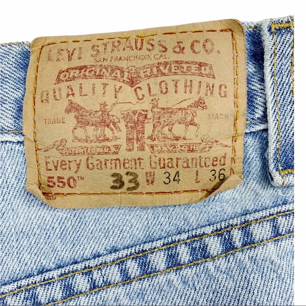 Vintage Levi’s 550 Made in the USA Relaxed Fit Light Wash W33 L35.5